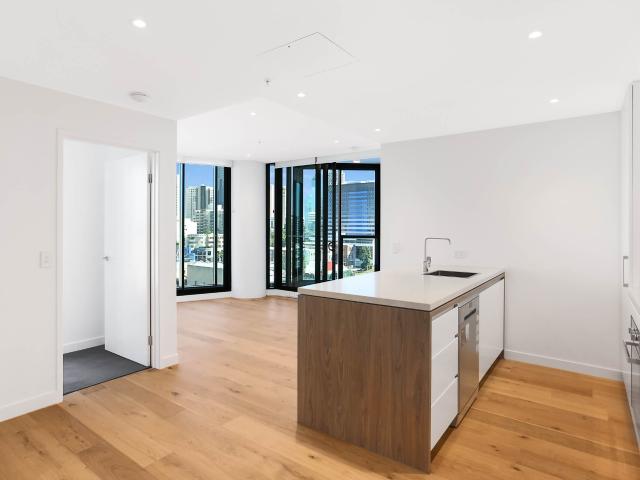 803/167 Alfred St