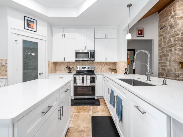 8032 Short Road
