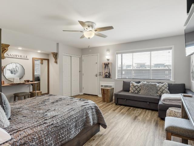 803 Hillview Hts # 106