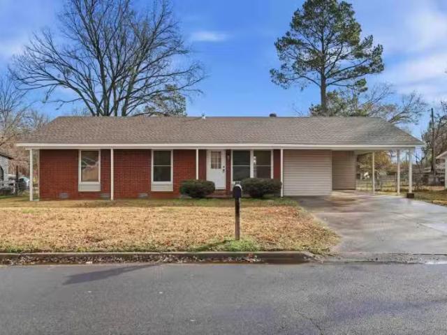 803 S LOUISVILLE AVE, RUSSELLVILLE, AR 72801