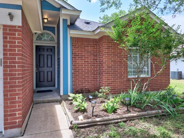 803 Sparkling Brook Ln