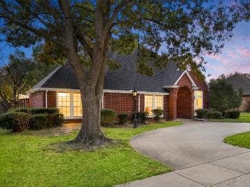 803 Williamsburg Drive