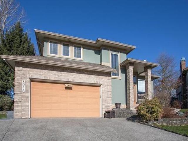 8044 Kestrel Court, Surrey, BC, V3W 0V1 house for sale | Listing ID R3160 | Royal LePage
