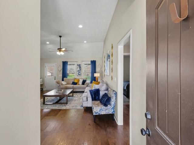 8041 Manchester Pike