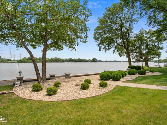 8043 Tamarack Ln, Morris, US, IL