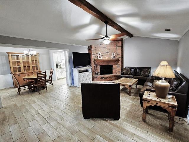 804 Crestline Drive