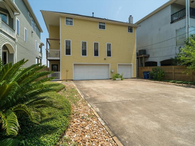 804 Bay Ave, Kemah, TX 77565 | MLS #15260
