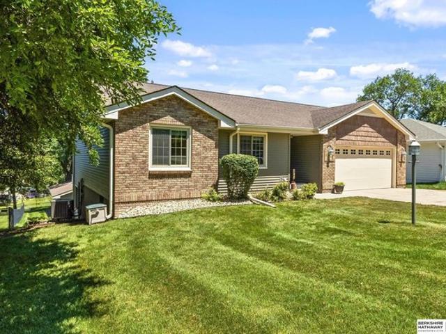 804 Beaver Lake Blvd, Plattsmouth, NE 68048
