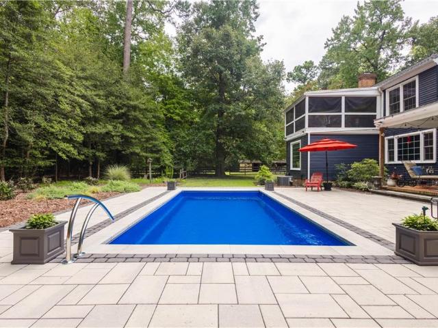 804 Link RD