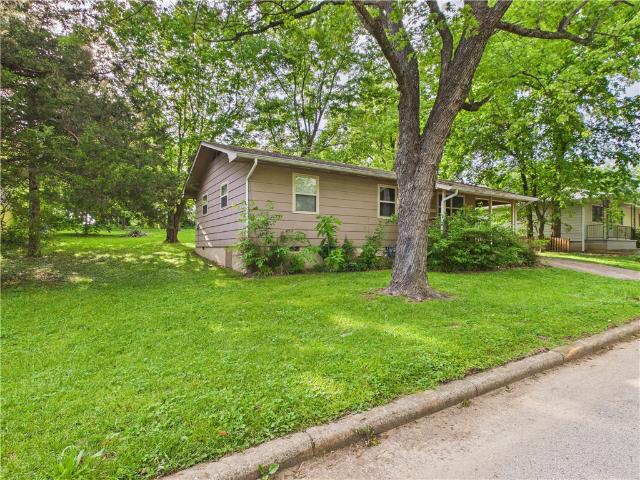 804 N Robinson