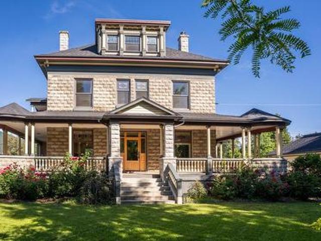 805 & 815 Mackenzie Avenue, Revelstoke, BC, V0E 2S0 Luxury House for sale | Listing ID 10393 | Royal LePage Carriage Trade Luxury Properties