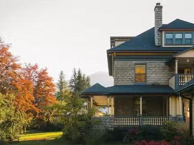 805 & 815 Mackenzie Avenue, Revelstoke, BC, V0E 2S0 Luxury H.