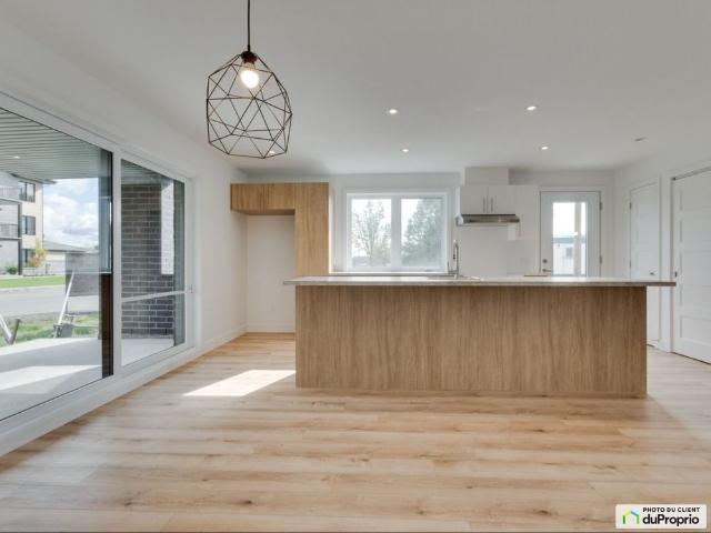 805 835, Rue Flavie Poirier, St Charles Borromée à louer