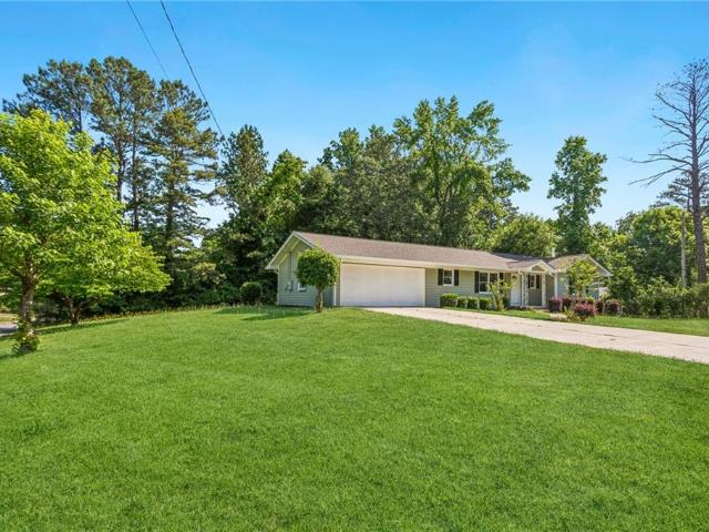 805 Gettysburg Trail NE