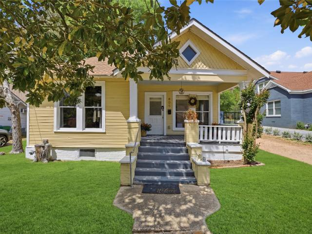 805 E Academy Street