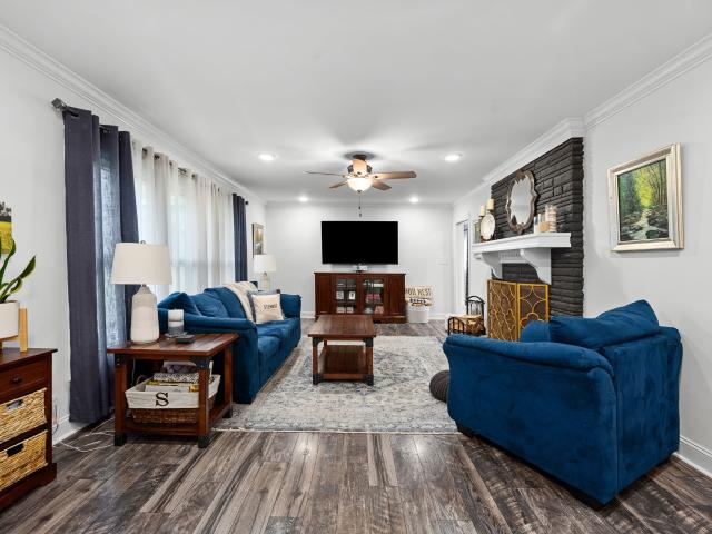 805 Forrest Dr
