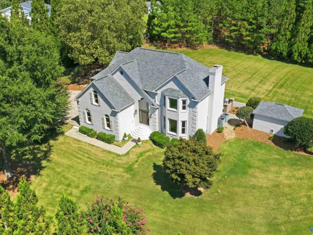 805 Fairway Road NW