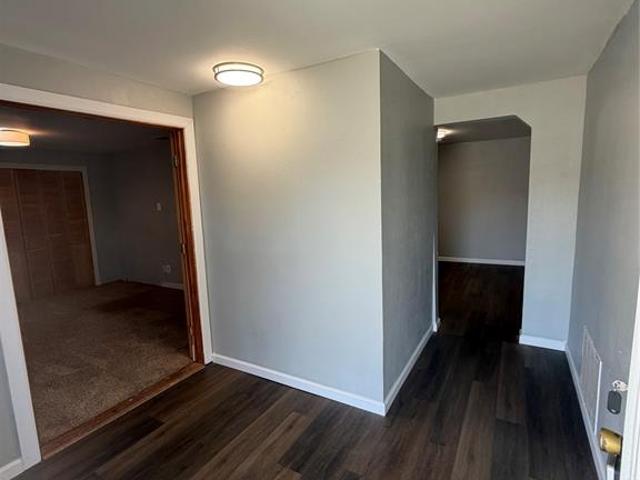 805 S 3rd Street