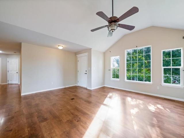 805 SW Bobcat Street
