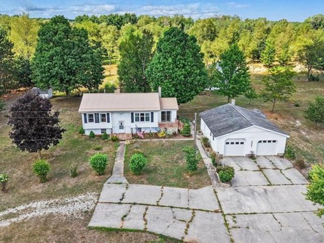 8061 Madison Rd, Hesperia, MI 49421