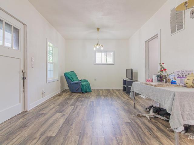 806 9th Ave