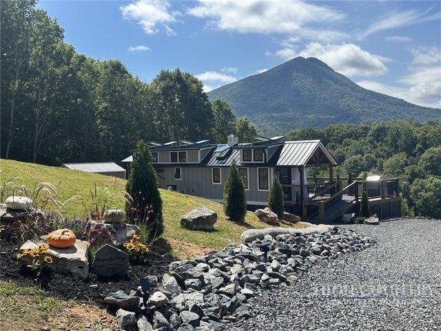 806 Crestview Dr W, Creston, NC 28615