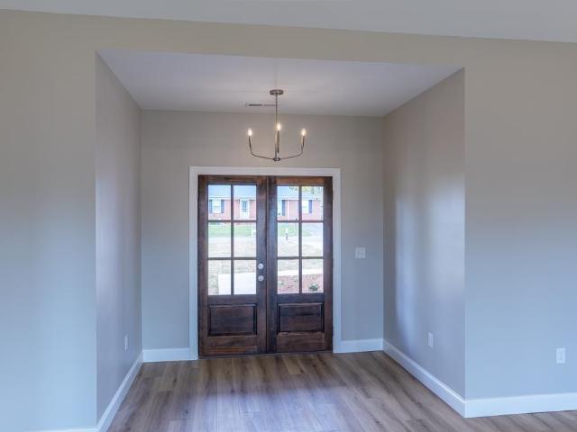 806 Grand Ave