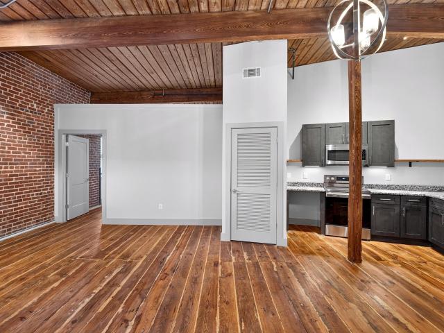 806 Green Avenue # UNIT 204