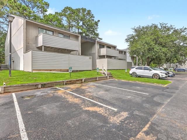 806 Greenmeadow Drive