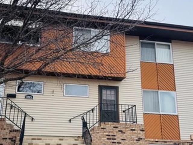 806 E 7th St, McCook, NE 69001