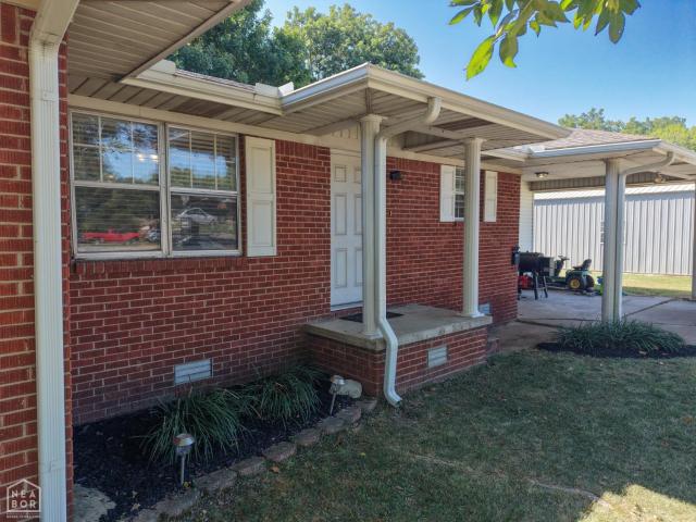806 E Elm Street