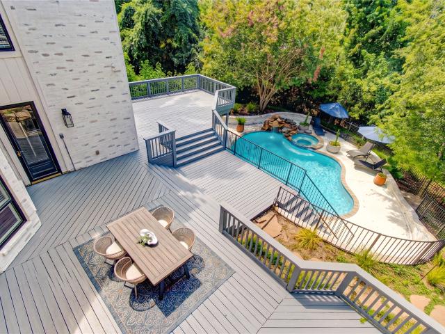 806 Herdsman Drive