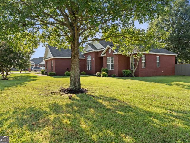 806 Huntwood Lane