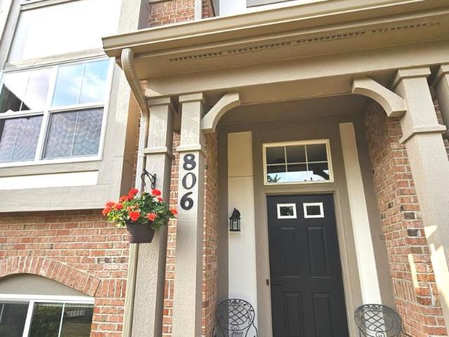 806 June Terrace