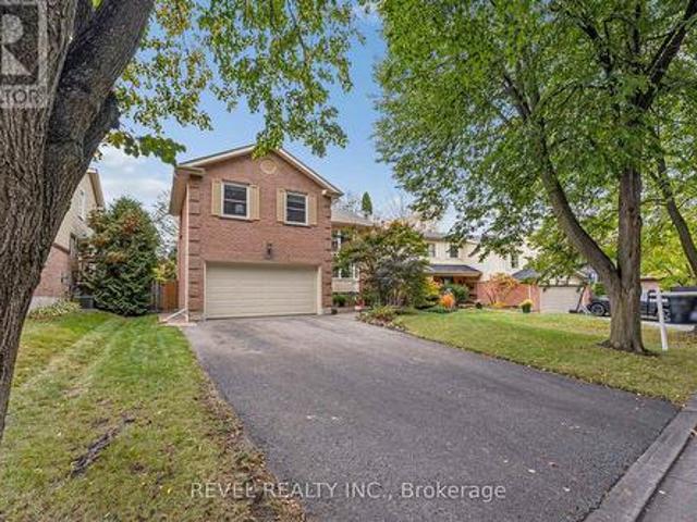 806 Linden Court, Whitby, ON, L1N 6S8 house for sale | Listing ID E14081 | Royal LePage