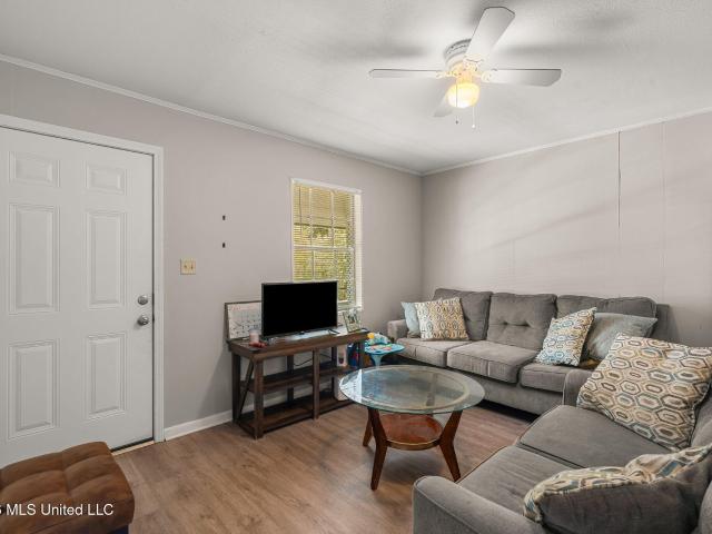 806 Maxwell Drive