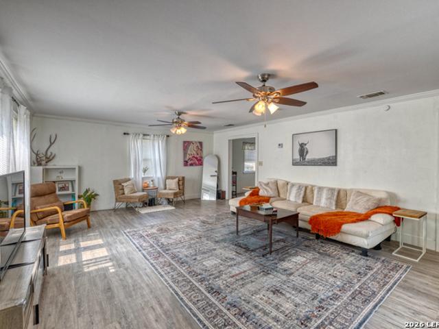 806 N Getty St