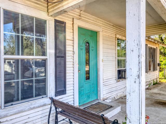 806 S Park St, Uvalde, TX 78801 | MLS #1927