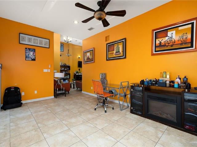806 W Solar Drive