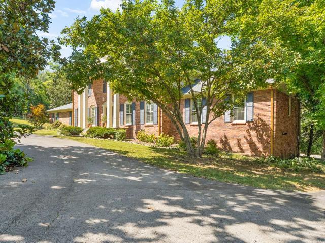 806 Willowdale Ct