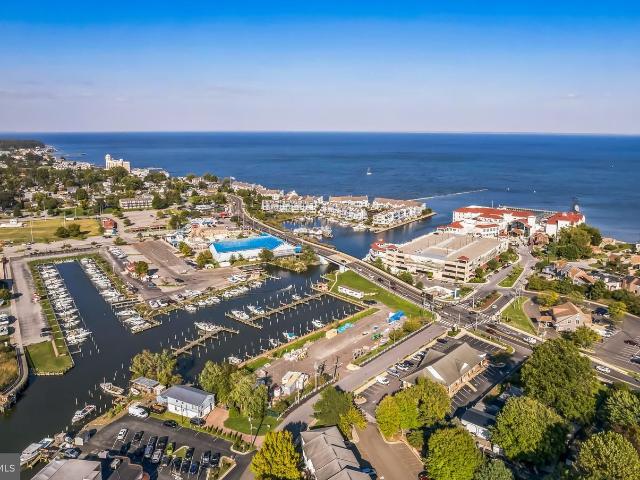 8074 Windward Key Dr, Chesapeake Beach, MD