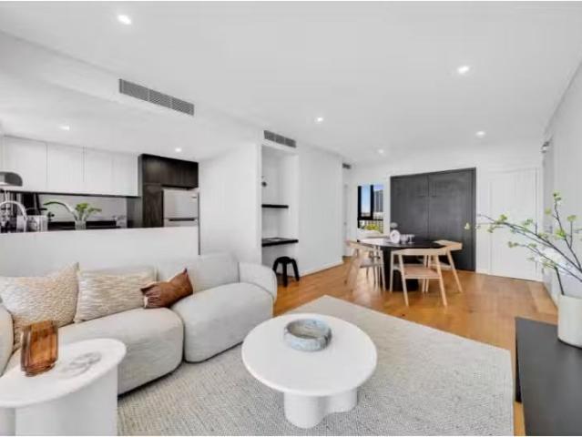 807/35 Bronte Street, EAST PERTH House for rent Listed by Kar.