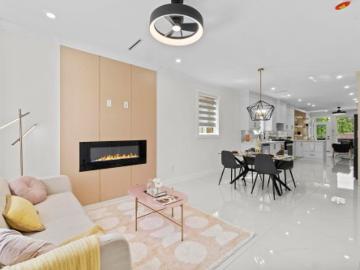 Greater Vancouver - Office room