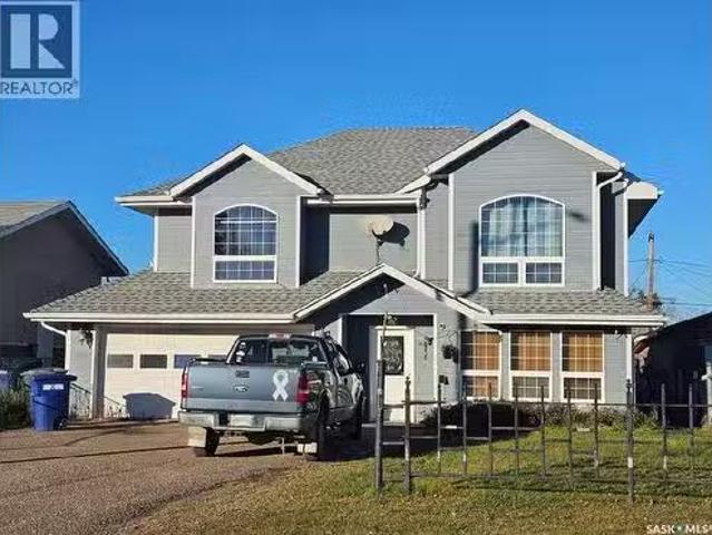 807 3Rd Avenue W, Meadow Lake, SK, S9X 1A2 house for sale L.