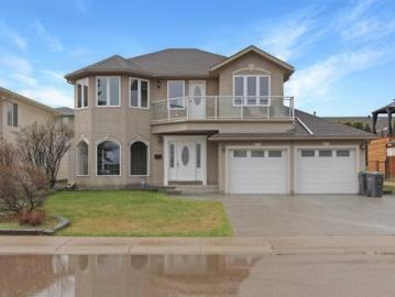 807 Beach Avenue, Cold Lake, AB, T9M 1K8 house for sale | Listing ID E4481 | Royal LePage
