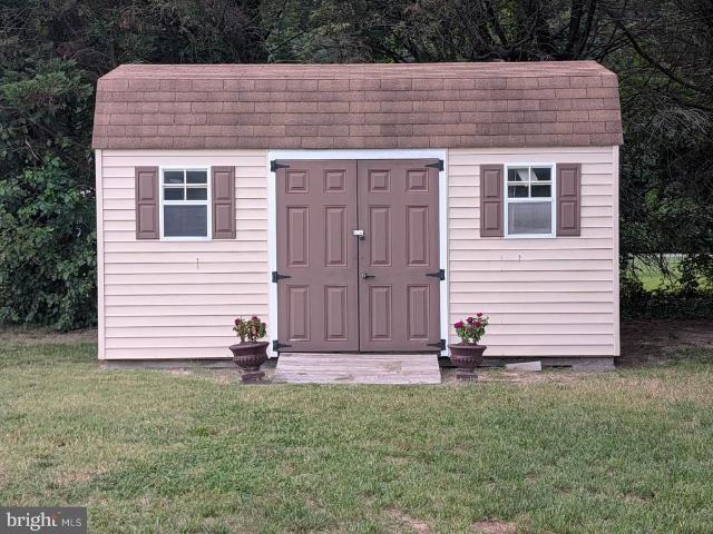 807 Brookmeade Court