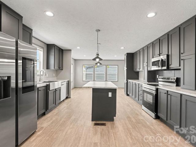 807 EagleView Lane