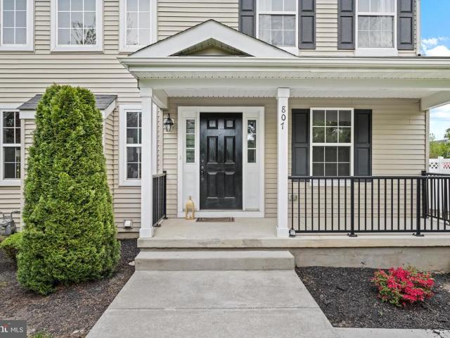 807 Lexington Mews