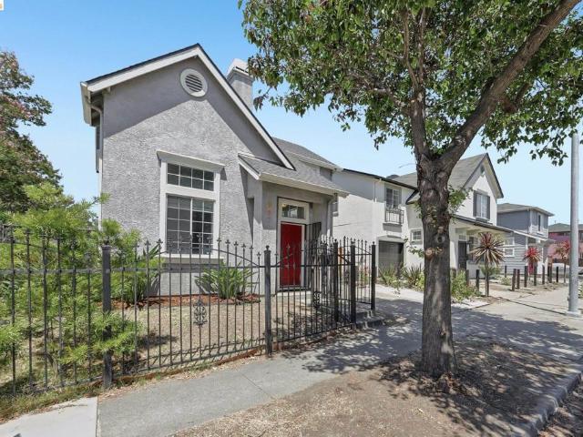 807 Myrtle St