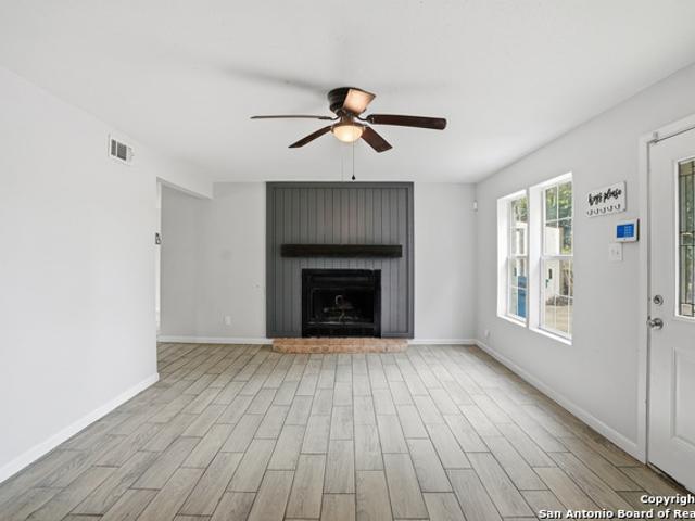 807 Ne Frontage Rd